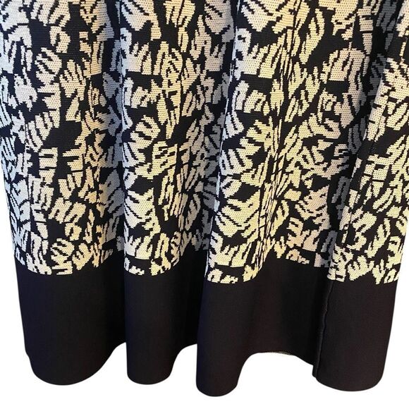 Eliza J. Sz M Navy Blue Print Sleeveless Drop Waist Luxury Knit Dress - Picture 4 of 8